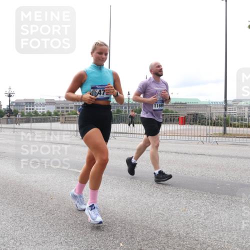 29.06.2025 - hella hamburg halbmarathon Lena Gebhardt http://msf.ph/oto/8414444 29.06.2025 10:26:02 Lombardsbrücke 10219, 47, 11699, 1305, 1479, 1481, 3343, 3617, 3765, 4267, 4268, 4315, 4378, 4797, 5028, 5497, 6159, 6663, 8276, 8306, 8674, 8881, 9811, 10104, 10219, 11107, 11139, 11596, 11699, 11828, 11859, 12074, 12505, 12826, 12827, 12838, 12945, 12946, 13653, 14063, 14179, 14223, 14356, 14726, 14936, 16289, 16354, 16381, 16927, 17369, 19144 meine-sportfotos.de