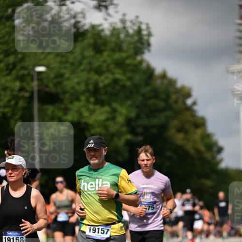 29.06.2025 - hella hamburg halbmarathon Dr. Thomas Lammeyer http://msf.ph/oto/8414451 29.06.2025 10:44:42 Kennedybrücke 1037, 1058, 1291, 1586, 1899, 2109, 2254, 2515, 2572, 2888, 3607, 3810, 4271, 5263, 5351, 5654, 5701, 5702, 5901, 5975, 6229, 6363, 6673, 6866, 6876, 6920, 7174, 8107, 8391, 8739, 8815, 8984, 9187, 9195, 9468, 9495, 9977, 10474, 10806, 10833, 11244 meine-sportfotos.de