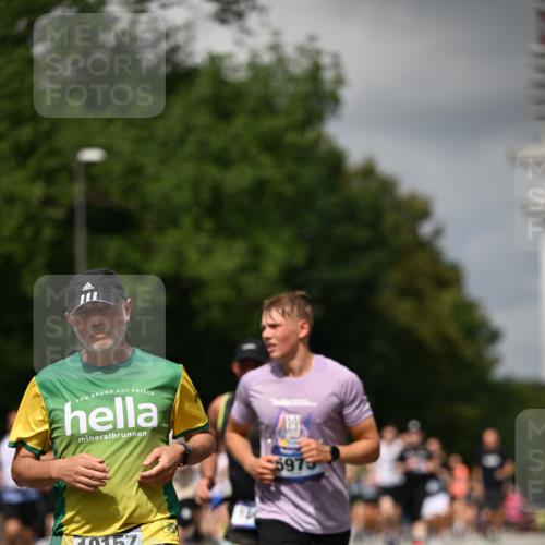29.06.2025 - hella hamburg halbmarathon Dr. Thomas Lammeyer http://msf.ph/oto/8414477 29.06.2025 10:44:43 Kennedybrücke 1037, 1058, 1291, 1586, 1899, 2109, 2254, 2515, 2572, 2888, 3607, 3810, 4271, 5263, 5351, 5654, 5701, 5702, 5901, 5975, 6229, 6363, 6673, 6866, 6876, 6920, 7174, 8107, 8391, 8739, 8815, 8984, 9187, 9195, 9468, 9495, 9977, 10474, 10806, 10833, 11244 meine-sportfotos.de