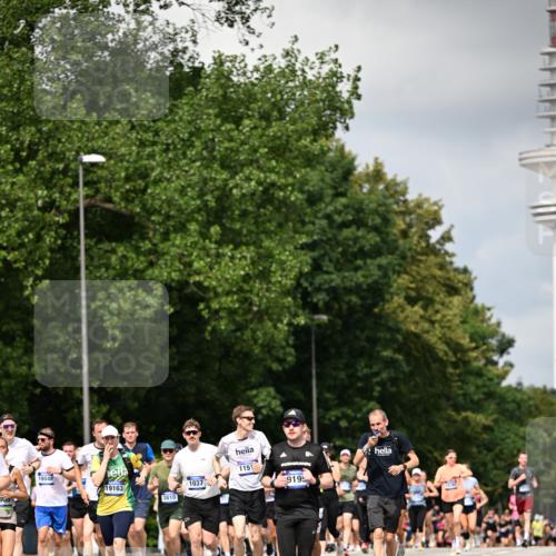29.06.2025 - hella hamburg halbmarathon Dr. Thomas Lammeyer http://msf.ph/oto/8414565 29.06.2025 10:44:49 Kennedybrücke 1037, 1291, 1586, 1899, 2042, 2109, 2254, 2299, 2515, 2572, 3293, 3432, 3607, 3810, 4271, 4612, 5059, 5351, 5654, 5702, 5901, 5975, 6229, 6363, 6673, 6920, 7108, 7174, 8378, 8739, 8815, 8984, 9187, 9195, 9468, 9495, 9946, 9977, 10166, 10474, 10833, 11244 meine-sportfotos.de