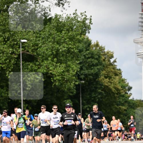 29.06.2025 - hella hamburg halbmarathon Dr. Thomas Lammeyer http://msf.ph/oto/8414590 29.06.2025 10:44:50 Kennedybrücke 1018, 1037, 1291, 1586, 1899, 2042, 2109, 2254, 2299, 2515, 2572, 3293, 3432, 3607, 3810, 4271, 4612, 5059, 5351, 5654, 5702, 5975, 6076, 6163, 6229, 6363, 6673, 6920, 7108, 7174, 8378, 8739, 8815, 8984, 9187, 9195, 9468, 9495, 9946, 9977, 10166, 10474, 10833, 11244 meine-sportfotos.de