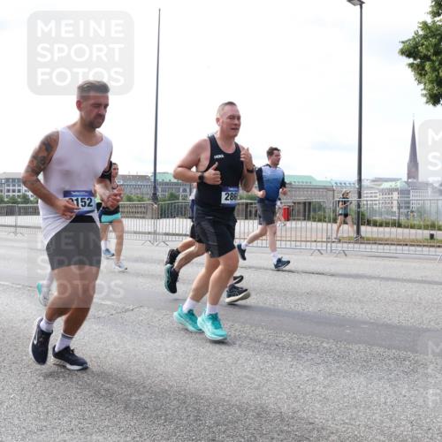 29.06.2025 - hella hamburg halbmarathon Lena Gebhardt http://msf.ph/oto/8414592 29.06.2025 10:17:27 Lombardsbrücke 7927, 152, 2860, 1015, 1083, 1137, 1204, 1274, 1298, 1331, 1348, 1356, 1458, 1477, 1553, 1749, 1795, 2225, 2259, 2305, 2548, 2860, 2908, 3210, 3292, 3464, 3466, 3622, 3802, 3803, 4194, 4218, 4852, 5002, 5023, 5390, 5929, 5930, 5995, 6126, 6128, 6254, 6336, 6352, 6520, 6522, 6786, 7011, 7257, 7258, 7291, 7345, 7376, 7410, 7413, 7445, 7566, 7647, 7844, 7945, 8144, 8210, 8253, 8263, 8309, 8351, 8433, 8558, 8895, 8983, 9152, 9259, 9848 meine-sportfotos.de