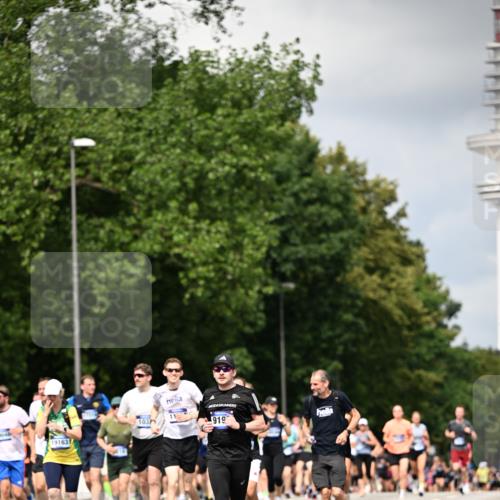29.06.2025 - hella hamburg halbmarathon Dr. Thomas Lammeyer http://msf.ph/oto/8414601 29.06.2025 10:44:50 Kennedybrücke 1018, 1037, 1291, 1586, 1899, 2042, 2109, 2254, 2299, 2515, 2572, 3293, 3432, 3607, 3810, 4271, 4612, 5059, 5351, 5654, 5702, 5975, 6076, 6163, 6229, 6363, 6673, 6920, 7108, 7174, 8378, 8739, 8815, 8984, 9187, 9195, 9468, 9495, 9946, 9977, 10166, 10474, 10833, 11244 meine-sportfotos.de