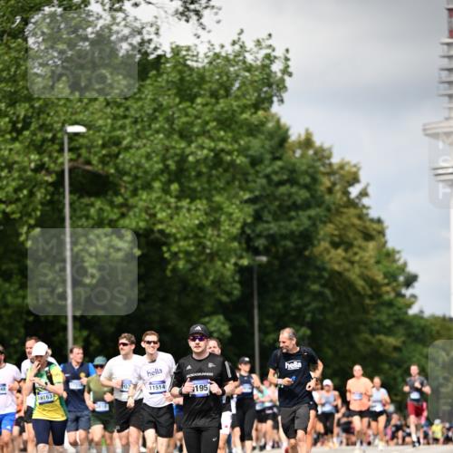 29.06.2025 - hella hamburg halbmarathon Dr. Thomas Lammeyer http://msf.ph/oto/8414604 29.06.2025 10:44:50 Kennedybrücke 1018, 1037, 1291, 1586, 1899, 2042, 2109, 2254, 2299, 2515, 2572, 3293, 3432, 3607, 3810, 4271, 4612, 5059, 5351, 5654, 5702, 5975, 6076, 6163, 6229, 6363, 6673, 6920, 7108, 7174, 8378, 8739, 8815, 8984, 9187, 9195, 9468, 9495, 9946, 9977, 10166, 10474, 10833, 11244 meine-sportfotos.de