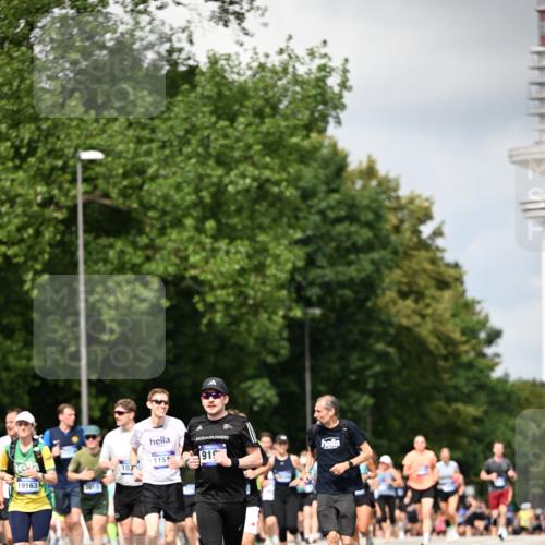 29.06.2025 - hella hamburg halbmarathon Dr. Thomas Lammeyer http://msf.ph/oto/8414627 29.06.2025 10:44:51 Kennedybrücke 1018, 1037, 1291, 1586, 1899, 2042, 2109, 2254, 2299, 2515, 2572, 3293, 3432, 3607, 3810, 4271, 4612, 5059, 5351, 5654, 5702, 5975, 6076, 6163, 6229, 6363, 6673, 6920, 7108, 7174, 8378, 8739, 8815, 8984, 9187, 9195, 9468, 9495, 9946, 9977, 10166, 10474, 10833, 11244 meine-sportfotos.de
