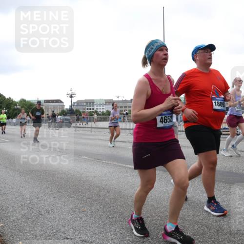 29.06.2025 - hella hamburg halbmarathon Lena Gebhardt http://msf.ph/oto/8414631 29.06.2025 10:51:26 Lombardsbrücke 5357, 4652, 1809, 1203, 1404, 1478, 1617, 1997, 2202, 2308, 2380, 2484, 2485, 2593, 2736, 2778, 3240, 3934, 3991, 4156, 4652, 4713, 4748, 4808, 4878, 4920, 5286, 5289, 5291, 5357, 5394, 5530, 5716, 5717, 6007, 6091, 6885, 6945, 6954, 6961, 7012, 7769, 7770, 7771, 7825, 7841, 7871, 7992, 8040, 8125, 8399, 8410, 8672, 9166, 9167, 9340, 9462, 9582, 9583, 9763, 10496, 10521, 11034, 11052, 11252, 11268, 11575, 11875 meine-sportfotos.de