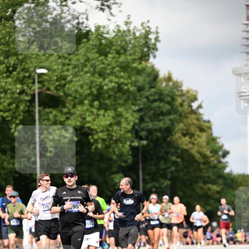 29.06.2025 - hella hamburg halbmarathon Dr. Thomas Lammeyer http://msf.ph/oto/8414653 29.06.2025 10:44:52 Kennedybrücke 1018, 1037, 1291, 1586, 1899, 2042, 2109, 2254, 2299, 2515, 2572, 3293, 3306, 3432, 3607, 3810, 4271, 4612, 5059, 5351, 5702, 5753, 5975, 6076, 6163, 6229, 6363, 6673, 6920, 7108, 8378, 8739, 8815, 8984, 9187, 9195, 9468, 9946, 9977, 10166, 10474, 10833, 10940, 11244 meine-sportfotos.de