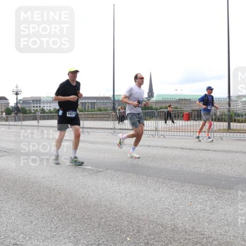 29.06.2025 - hella hamburg halbmarathon Lena Gebhardt http://msf.ph/oto/8414655 29.06.2025 10:26:05 Lombardsbrücke 5497, 10219, 7369, 1305, 1479, 1481, 3343, 3617, 3765, 4267, 4268, 4315, 4378, 4797, 5028, 5497, 6159, 6663, 8276, 8306, 8674, 8881, 8942, 10104, 10219, 11107, 11139, 11596, 11699, 11828, 11859, 12074, 12505, 12826, 12827, 12838, 12945, 12946, 13653, 14063, 14179, 14223, 14356, 14726, 14936, 16289, 16354, 16381, 16927, 17369, 17712, 19144 meine-sportfotos.de