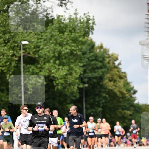 29.06.2025 - hella hamburg halbmarathon Dr. Thomas Lammeyer http://msf.ph/oto/8414659 29.06.2025 10:44:52 Kennedybrücke 1018, 1037, 1291, 1586, 1899, 2042, 2109, 2254, 2299, 2515, 2572, 3293, 3306, 3432, 3607, 3810, 4271, 4612, 5059, 5351, 5702, 5753, 5975, 6076, 6163, 6229, 6363, 6673, 6920, 7108, 8378, 8739, 8815, 8984, 9187, 9195, 9468, 9946, 9977, 10166, 10474, 10833, 10940, 11244 meine-sportfotos.de