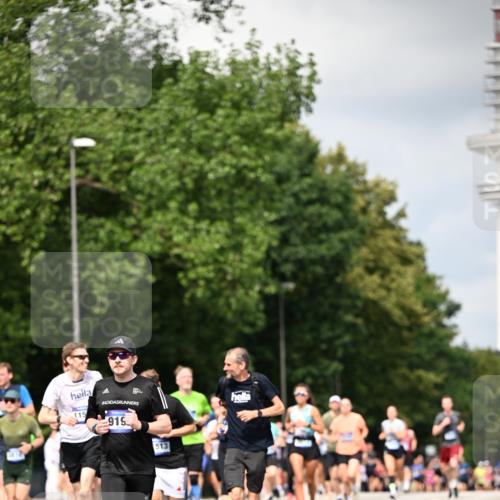 29.06.2025 - hella hamburg halbmarathon Dr. Thomas Lammeyer http://msf.ph/oto/8414661 29.06.2025 10:44:52 Kennedybrücke 1018, 1037, 1291, 1586, 1899, 2042, 2109, 2254, 2299, 2515, 2572, 3293, 3306, 3432, 3607, 3810, 4271, 4612, 5059, 5351, 5702, 5753, 5975, 6076, 6163, 6229, 6363, 6673, 6920, 7108, 8378, 8739, 8815, 8984, 9187, 9195, 9468, 9946, 9977, 10166, 10474, 10833, 10940, 11244 meine-sportfotos.de