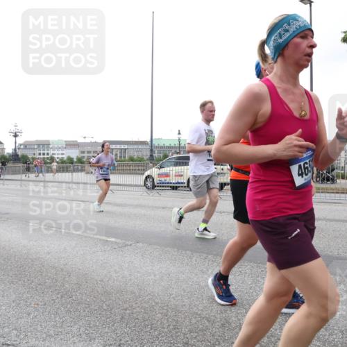 29.06.2025 - hella hamburg halbmarathon Lena Gebhardt http://msf.ph/oto/8414666 29.06.2025 10:51:26 Lombardsbrücke 5357, 11, 465, 1203, 1404, 1478, 1617, 1997, 2202, 2308, 2380, 2484, 2485, 2593, 2736, 2778, 3240, 3934, 3991, 4156, 4652, 4713, 4748, 4808, 4878, 4920, 5286, 5289, 5291, 5357, 5394, 5530, 5716, 5717, 6007, 6091, 6885, 6945, 6954, 6961, 7012, 7769, 7770, 7771, 7825, 7841, 7871, 7992, 8040, 8125, 8399, 8410, 8672, 9166, 9167, 9340, 9462, 9582, 9583, 9763, 10496, 10521, 11034, 11052, 11252, 11268, 11575, 11875 meine-sportfotos.de