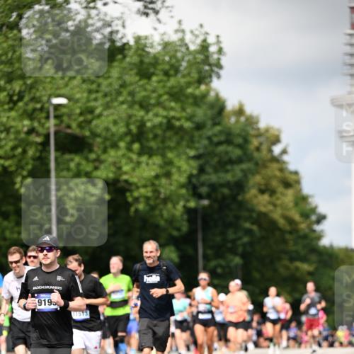 29.06.2025 - hella hamburg halbmarathon Dr. Thomas Lammeyer http://msf.ph/oto/8414688 29.06.2025 10:44:53 Kennedybrücke 1018, 1037, 1291, 1899, 2042, 2109, 2254, 2299, 2515, 2572, 3293, 3306, 3432, 3607, 3810, 4271, 4612, 5059, 5351, 5702, 5753, 5975, 6076, 6163, 6229, 6363, 6673, 6920, 7108, 8378, 8739, 8815, 8984, 9187, 9195, 9468, 9946, 9977, 10166, 10474, 10833, 10920, 10940 meine-sportfotos.de