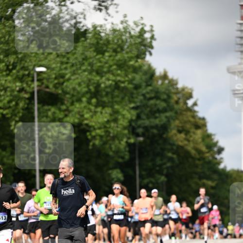 29.06.2025 - hella hamburg halbmarathon Dr. Thomas Lammeyer http://msf.ph/oto/8414726 29.06.2025 10:44:54 Kennedybrücke 1018, 1037, 1291, 1899, 2042, 2109, 2254, 2299, 2515, 2572, 3293, 3306, 3432, 3607, 3810, 4271, 4612, 5059, 5351, 5702, 5753, 5975, 6076, 6163, 6229, 6363, 6673, 6920, 7108, 8378, 8739, 8815, 8984, 9187, 9195, 9237, 9468, 9946, 9977, 10166, 10474, 10920, 10940, 11053 meine-sportfotos.de