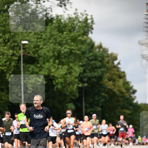 29.06.2025 - hella hamburg halbmarathon Dr. Thomas Lammeyer http://msf.ph/oto/8414735 29.06.2025 10:44:55 Kennedybrücke 1018, 1037, 1899, 2042, 2109, 2254, 2299, 2515, 2572, 3293, 3306, 3432, 3607, 3810, 4271, 4612, 5059, 5351, 5702, 5753, 5975, 6076, 6098, 6163, 6229, 6363, 6806, 6920, 7108, 7956, 8378, 8739, 8815, 8984, 9187, 9195, 9237, 9468, 9946, 9977, 10166, 10474, 10920, 10940, 11053 meine-sportfotos.de