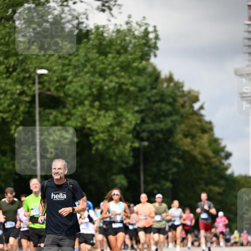 29.06.2025 - hella hamburg halbmarathon Dr. Thomas Lammeyer http://msf.ph/oto/8414740 29.06.2025 10:44:55 Kennedybrücke 1018, 1037, 1899, 2042, 2109, 2254, 2299, 2515, 2572, 3293, 3306, 3432, 3607, 3810, 4271, 4612, 5059, 5351, 5702, 5753, 5975, 6076, 6098, 6163, 6229, 6363, 6806, 6920, 7108, 7956, 8378, 8739, 8815, 8984, 9187, 9195, 9237, 9468, 9946, 9977, 10166, 10474, 10920, 10940, 11053 meine-sportfotos.de