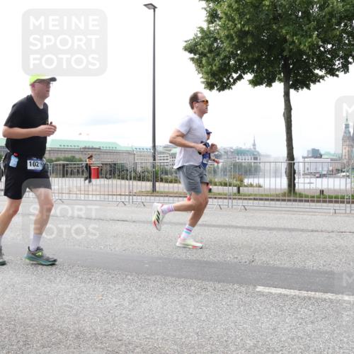 29.06.2025 - hella hamburg halbmarathon Lena Gebhardt http://msf.ph/oto/8414771 29.06.2025 10:26:06 Lombardsbrücke 10219, 1305, 1479, 1481, 3343, 3617, 3765, 4267, 4268, 4315, 4378, 4797, 5497, 6159, 6663, 8276, 8306, 8674, 8881, 8942, 10104, 10219, 11107, 11139, 11596, 11699, 11828, 11859, 12074, 12505, 12826, 12827, 12838, 12945, 12946, 13653, 14063, 14179, 14223, 14356, 14726, 14936, 16289, 16354, 16381, 16927, 17369, 17712, 19144 meine-sportfotos.de