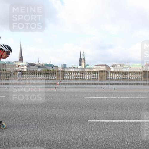 29.06.2025 - hella hamburg halbmarathon Lena Gebhardt http://msf.ph/oto/8414774 29.06.2025 08:55:59 Lombardsbrücke 507 meine-sportfotos.de