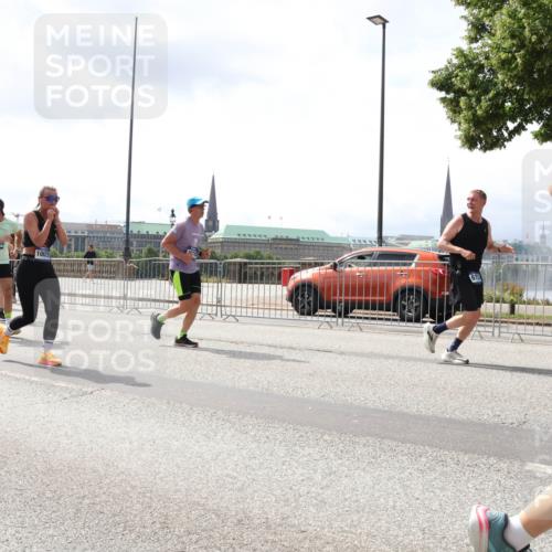 29.06.2025 - hella hamburg halbmarathon Lena Gebhardt http://msf.ph/oto/8414817 29.06.2025 10:42:10 Lombardsbrücke 1813, 4735, 1039, 1150, 1360, 1624, 1648, 1712, 1752, 1929, 1957, 2069, 2145, 2523, 2974, 3276, 3326, 3459, 3460, 3568, 3605, 4329, 4353, 4541, 4735, 4736, 4787, 4885, 4891, 4892, 5419, 5432, 5671, 5810, 6136, 6137, 6153, 6320, 6430, 6436, 6618, 6828, 6837, 6846, 6917, 7260, 7357, 7477, 7557, 7666, 7955, 8014, 8300, 8301, 8443, 8459, 8525, 8526, 8712, 8897, 8908, 9008, 9223, 9370, 9467, 9588, 9980, 10027, 10532, 10623 meine-sportfotos.de