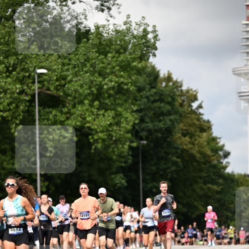 29.06.2025 - hella hamburg halbmarathon Dr. Thomas Lammeyer http://msf.ph/oto/8414828 29.06.2025 10:44:58 Kennedybrücke 1018, 1037, 1075, 1323, 2042, 2109, 2254, 2299, 3293, 3306, 3432, 3607, 3810, 4612, 5059, 5351, 5702, 5753, 5975, 6076, 6098, 6163, 6229, 6363, 6806, 7108, 7956, 8378, 8739, 8815, 9195, 9237, 9468, 9946, 9977, 10166, 10474, 10920, 10940, 11053 meine-sportfotos.de