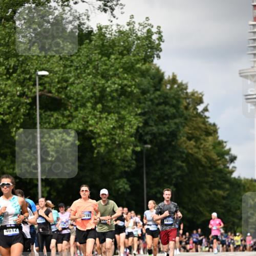 29.06.2025 - hella hamburg halbmarathon Dr. Thomas Lammeyer http://msf.ph/oto/8414834 29.06.2025 10:44:58 Kennedybrücke 1018, 1037, 1075, 1323, 2042, 2109, 2254, 2299, 3293, 3306, 3432, 3607, 3810, 4612, 5059, 5351, 5702, 5753, 5975, 6076, 6098, 6163, 6229, 6363, 6806, 7108, 7956, 8378, 8739, 8815, 9195, 9237, 9468, 9946, 9977, 10166, 10474, 10920, 10940, 11053 meine-sportfotos.de