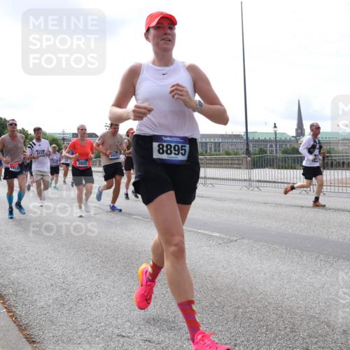 29.06.2025 - hella hamburg halbmarathon Lena Gebhardt http://msf.ph/oto/8414852 29.06.2025 10:17:29 Lombardsbrücke 1803, 8433, 3802, 3803, 8895, 1015, 1083, 1137, 1204, 1274, 1298, 1348, 1356, 1458, 1477, 1553, 1749, 1795, 2094, 2259, 2305, 2548, 2860, 2908, 3210, 3292, 3464, 3466, 3622, 3802, 3803, 4194, 4218, 4852, 5002, 5023, 5390, 5929, 5930, 5995, 6126, 6128, 6254, 6336, 6352, 6520, 6522, 6786, 7011, 7258, 7291, 7345, 7410, 7413, 7445, 7566, 7647, 7844, 7945, 8144, 8210, 8253, 8309, 8351, 8433, 8558, 8895, 8983, 9152, 9259, 9400, 9848 meine-sportfotos.de