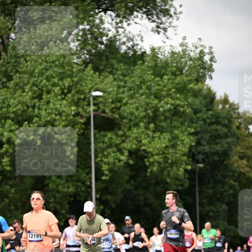 29.06.2025 - hella hamburg halbmarathon Dr. Thomas Lammeyer http://msf.ph/oto/8414856 29.06.2025 10:45:01 Kennedybrücke 1018, 1037, 1075, 1323, 2042, 2109, 2254, 2299, 3293, 3306, 3432, 3607, 3810, 4612, 4906, 5059, 5351, 5753, 6076, 6098, 6163, 6229, 6363, 6806, 7108, 7956, 8378, 8429, 8430, 8739, 8815, 9195, 9237, 9946, 10166, 10474, 10920, 10940, 11053, 11176 meine-sportfotos.de