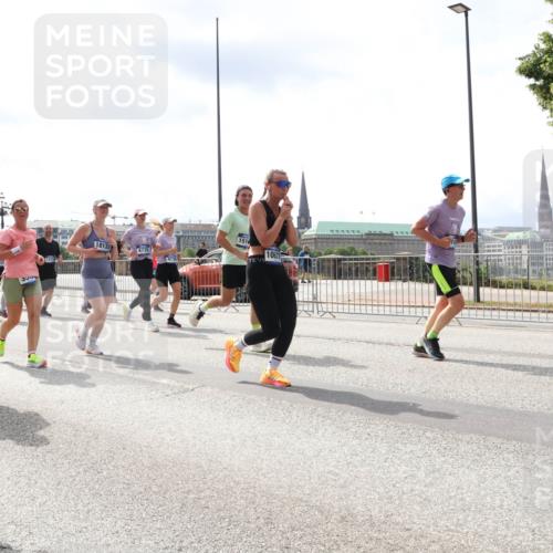 29.06.2025 - hella hamburg halbmarathon Lena Gebhardt http://msf.ph/oto/8414905 29.06.2025 10:42:11 Lombardsbrücke 1039, 18137, 4735, 151, 10623, 1039, 1150, 1360, 1624, 1648, 1712, 1752, 1929, 1957, 2069, 2145, 2523, 2974, 3276, 3326, 3459, 3460, 3568, 3605, 4329, 4353, 4541, 4735, 4736, 4885, 4891, 4892, 5403, 5419, 5432, 5671, 5810, 6136, 6137, 6153, 6320, 6430, 6436, 6618, 6828, 6837, 6846, 6917, 7040, 7260, 7357, 7477, 7557, 7666, 7955, 8014, 8300, 8301, 8443, 8459, 8525, 8526, 8712, 8897, 8908, 9008, 9223, 9370, 9467, 9588, 9980, 10027, 10532, 10623 meine-sportfotos.de