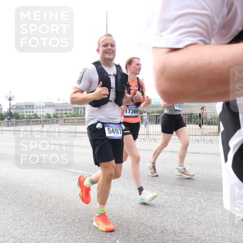 29.06.2025 - hella hamburg halbmarathon Lena Gebhardt http://msf.ph/oto/8414925 29.06.2025 10:26:07 Lombardsbrücke 17369, 118, 12945, 5497, 1305, 1479, 1481, 3343, 3617, 3765, 4267, 4268, 4315, 4378, 4797, 5497, 6159, 6663, 8276, 8306, 8357, 8674, 8881, 8942, 10104, 10219, 11107, 11139, 11596, 11699, 11828, 11859, 12074, 12505, 12826, 12827, 12838, 12945, 12946, 13653, 14063, 14179, 14223, 14356, 14726, 14936, 16289, 16354, 16381, 16927, 17369, 17712, 19144 meine-sportfotos.de