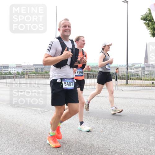 29.06.2025 - hella hamburg halbmarathon Lena Gebhardt http://msf.ph/oto/8414944 29.06.2025 10:26:07 Lombardsbrücke 5497, 7369, 118, 1305, 1479, 1481, 3343, 3617, 3765, 4267, 4268, 4315, 4378, 4797, 5497, 6159, 6663, 8276, 8306, 8357, 8674, 8881, 8942, 10104, 10219, 11107, 11139, 11596, 11699, 11828, 11859, 12074, 12505, 12826, 12827, 12838, 12945, 12946, 13653, 14063, 14179, 14223, 14356, 14726, 14936, 16289, 16354, 16381, 16927, 17369, 17712, 19144 meine-sportfotos.de