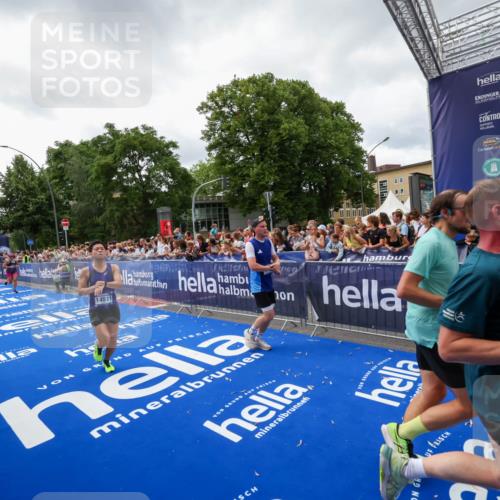 29.06.2025 - hella hamburg halbmarathon Zöllner http://msf.ph/oto/8414957 29.06.2025 10:48:46 Ziel 1094, 1884, 2442, 4553, 9482, 9538, 10859, 11519, 12533, 14511, 15384, 17127 meine-sportfotos.de