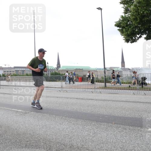 29.06.2025 - hella hamburg halbmarathon Lena Gebhardt http://msf.ph/oto/8414995 29.06.2025 10:51:29 Lombardsbrücke 11034, 5357, 1203, 1404, 1478, 1617, 1997, 2202, 2308, 2380, 2484, 2485, 2593, 2736, 2778, 3240, 3934, 3991, 4156, 4652, 4713, 4748, 4808, 4878, 4920, 5286, 5289, 5291, 5357, 5394, 5530, 5716, 5717, 6007, 6091, 6885, 6945, 6947, 6954, 6961, 7012, 7769, 7770, 7771, 7841, 7871, 7992, 8040, 8125, 8399, 8410, 8672, 9166, 9167, 9340, 9462, 9582, 9583, 9763, 10496, 10521, 10830, 11034, 11052, 11252, 11268, 11575, 11875 meine-sportfotos.de