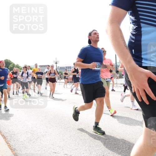 29.06.2025 - hella hamburg halbmarathon Lena Gebhardt http://msf.ph/oto/8415045 29.06.2025 10:42:12 Lombardsbrücke 922, 2145, 11, 14530, 039, 350, 946, 1039, 1150, 1360, 1624, 1648, 1712, 1752, 1929, 1957, 2069, 2145, 2523, 2974, 3276, 3326, 3459, 3460, 3568, 3605, 4329, 4353, 4735, 4736, 4885, 4891, 4892, 5403, 5419, 5432, 5671, 5810, 6136, 6137, 6153, 6320, 6430, 6436, 6618, 6828, 6837, 6846, 6917, 7040, 7260, 7357, 7477, 7557, 7666, 7955, 8014, 8300, 8301, 8443, 8459, 8525, 8526, 8712, 8816, 8897, 8908, 9008, 9223, 9370, 9467, 9588, 9980, 10027, 10532, 10623 meine-sportfotos.de