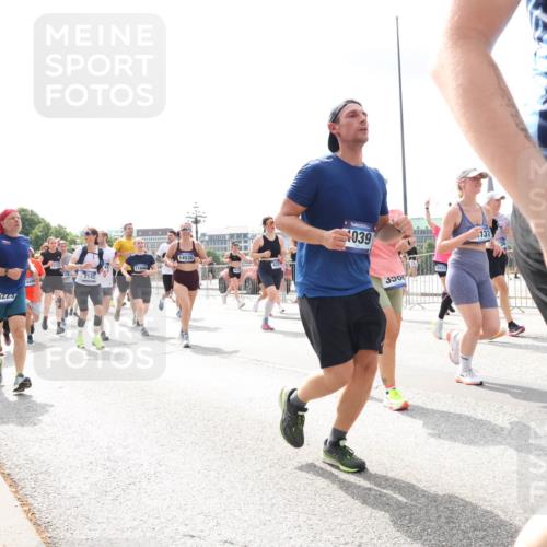 29.06.2025 - hella hamburg halbmarathon Lena Gebhardt http://msf.ph/oto/8415074 29.06.2025 10:42:12 Lombardsbrücke 11840, 2145, 4486, 9223, 14530, 039, 3500, 18333, 137, 1039, 1150, 1360, 1624, 1648, 1712, 1752, 1929, 1957, 2069, 2145, 2523, 2974, 3276, 3326, 3459, 3460, 3568, 3605, 4329, 4353, 4735, 4736, 4885, 4891, 4892, 5403, 5419, 5432, 5671, 5810, 6136, 6137, 6153, 6320, 6430, 6436, 6618, 6828, 6837, 6846, 6917, 7040, 7260, 7357, 7477, 7557, 7666, 7955, 8014, 8300, 8301, 8443, 8459, 8525, 8526, 8712, 8816, 8897, 8908, 9008, 9223, 9370, 9467, 9588, 9980, 10027, 10532, 10623 meine-sportfotos.de