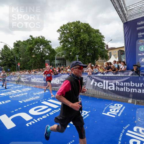 29.06.2025 - hella hamburg halbmarathon Zöllner http://msf.ph/oto/8415083 29.06.2025 10:48:51 Ziel 1094, 1884, 1892, 2442, 9482, 11519, 12421, 12533, 15309, 16653, 17007 meine-sportfotos.de