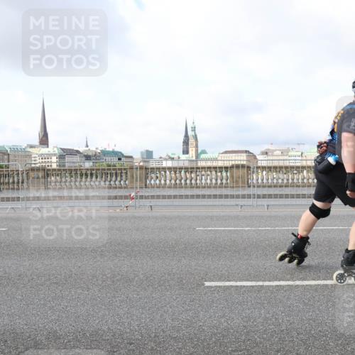 29.06.2025 - hella hamburg halbmarathon Lena Gebhardt http://msf.ph/oto/8415117 29.06.2025 08:56:00 Lombardsbrücke  meine-sportfotos.de