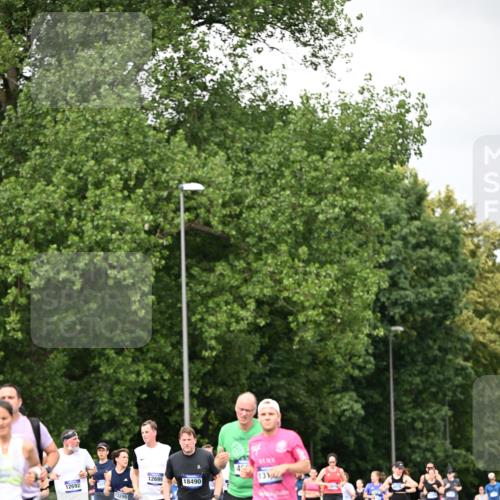 29.06.2025 - hella hamburg halbmarathon Dr. Thomas Lammeyer http://msf.ph/oto/8415137 29.06.2025 10:45:11 Kennedybrücke 1018, 1037, 1075, 1323, 2042, 2299, 3293, 3306, 3432, 3810, 4612, 4906, 5059, 5351, 5753, 6076, 6098, 6163, 6229, 6806, 7108, 7585, 7956, 8378, 8429, 8430, 8878, 9237, 9946, 9962, 10166, 10920, 10940, 11053, 11176 meine-sportfotos.de