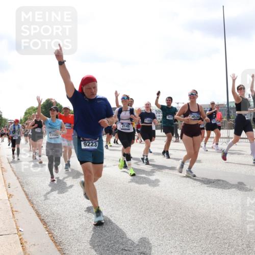 29.06.2025 - hella hamburg halbmarathon Lena Gebhardt http://msf.ph/oto/8415191 29.06.2025 10:42:14 Lombardsbrücke 11617, 3276, 12682, 4486, 9223, 4530, 5671, 11840, 2145, 13715, 1039, 1150, 1360, 1624, 1648, 1712, 1752, 1929, 1957, 2069, 2134, 2145, 2523, 2974, 3276, 3326, 3459, 3460, 3568, 3605, 4329, 4353, 4735, 4736, 4885, 4891, 4892, 5403, 5419, 5432, 5671, 5810, 6136, 6137, 6153, 6320, 6430, 6436, 6618, 6828, 6837, 6846, 6917, 7040, 7260, 7357, 7477, 7557, 7666, 7955, 8014, 8300, 8301, 8443, 8459, 8525, 8526, 8712, 8816, 8908, 9008, 9223, 9370, 9467, 9980, 10027, 10532, 10623 meine-sportfotos.de