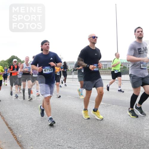 29.06.2025 - hella hamburg halbmarathon Lena Gebhardt http://msf.ph/oto/8415272 29.06.2025 10:51:32 Lombardsbrücke 2485, 8672, 9763, 4713, 804, 161, 4920, 111, 1203, 1404, 1478, 1617, 1997, 2202, 2308, 2380, 2484, 2485, 2593, 2736, 2778, 3240, 3934, 3991, 4156, 4652, 4713, 4748, 4808, 4878, 4920, 5291, 5357, 5394, 5530, 5534, 5716, 5717, 6007, 6091, 6604, 6885, 6945, 6947, 6954, 6961, 7012, 7769, 7770, 7771, 7841, 7871, 7992, 8040, 8125, 8399, 8410, 8672, 9166, 9167, 9340, 9462, 9582, 9583, 9763, 10496, 10521, 10693, 10830, 11034, 11252, 11268, 11575, 11875, 12065 meine-sportfotos.de