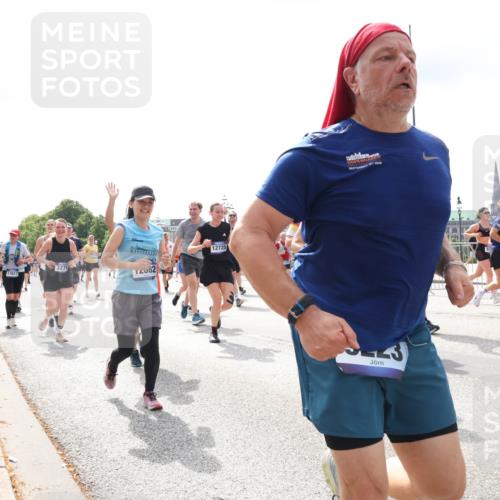 29.06.2025 - hella hamburg halbmarathon Lena Gebhardt http://msf.ph/oto/8415335 29.06.2025 10:42:14 Lombardsbrücke 3276, 11617, 12082, 12725, 1, 1039, 1150, 1360, 1624, 1648, 1712, 1752, 1929, 1957, 2069, 2134, 2145, 2523, 2974, 3276, 3326, 3459, 3460, 3568, 3605, 4329, 4353, 4735, 4736, 4885, 4891, 4892, 5403, 5419, 5432, 5671, 5810, 6136, 6137, 6153, 6320, 6430, 6436, 6618, 6828, 6837, 6846, 6917, 7040, 7260, 7357, 7477, 7557, 7666, 7955, 8014, 8300, 8301, 8443, 8459, 8525, 8526, 8712, 8816, 8908, 9008, 9223, 9370, 9467, 9980, 10027, 10532, 10623 meine-sportfotos.de