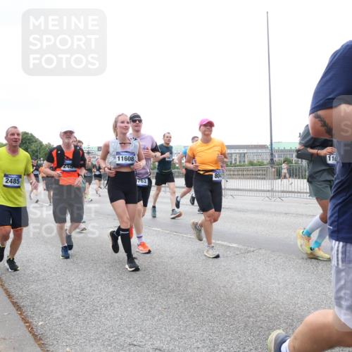 29.06.2025 - hella hamburg halbmarathon Lena Gebhardt http://msf.ph/oto/8415365 29.06.2025 10:51:33 Lombardsbrücke 2485, 11608, 1667, 763, 804, 116, 4713, 1203, 1404, 1478, 1617, 1997, 2202, 2308, 2380, 2484, 2485, 2593, 2736, 2778, 3240, 3934, 3991, 4156, 4652, 4713, 4748, 4808, 4878, 4920, 5291, 5357, 5394, 5530, 5534, 5716, 5717, 6007, 6091, 6604, 6885, 6945, 6947, 6954, 6961, 7012, 7769, 7841, 7871, 7992, 8040, 8125, 8399, 8410, 8672, 9166, 9167, 9220, 9340, 9462, 9582, 9583, 9594, 9673, 9763, 10496, 10521, 10693, 10830, 11034, 11268, 11575, 11875, 12065 meine-sportfotos.de
