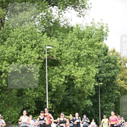 29.06.2025 - hella hamburg halbmarathon Dr. Thomas Lammeyer http://msf.ph/oto/8415415 29.06.2025 10:45:20 Kennedybrücke 1018, 1075, 1323, 1731, 3306, 4044, 4638, 4906, 5549, 5753, 6076, 6088, 6098, 6163, 6806, 7293, 7585, 7829, 7956, 8429, 8430, 8878, 9237, 9962, 10269, 10644, 10920, 10940, 11053, 11176 meine-sportfotos.de