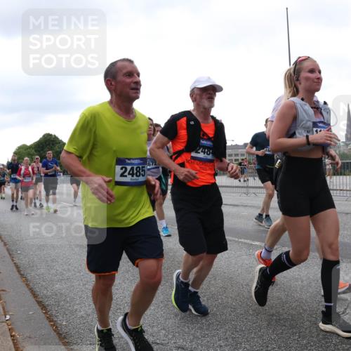 29.06.2025 - hella hamburg halbmarathon Lena Gebhardt http://msf.ph/oto/8415485 29.06.2025 10:51:34 Lombardsbrücke 3354, 2485, 2484, 2023, 1203, 1404, 1478, 1617, 1997, 2202, 2308, 2380, 2484, 2485, 2593, 2736, 2778, 3240, 3934, 3991, 4156, 4652, 4713, 4748, 4808, 4878, 4920, 5291, 5357, 5394, 5530, 5534, 5716, 5717, 6007, 6091, 6604, 6885, 6945, 6947, 6954, 6961, 7012, 7769, 7841, 7871, 7992, 8040, 8125, 8399, 8410, 8672, 9166, 9167, 9220, 9340, 9462, 9582, 9583, 9590, 9594, 9673, 9763, 10496, 10521, 10693, 10830, 11034, 11268, 11575, 11875, 12065 meine-sportfotos.de