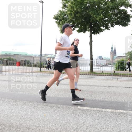 29.06.2025 - hella hamburg halbmarathon Lena Gebhardt http://msf.ph/oto/8415539 29.06.2025 10:26:15 Lombardsbrücke 147, 1300, 1479, 3617, 4267, 4268, 4315, 4797, 4844, 5497, 6159, 6663, 6905, 7929, 8276, 8306, 8357, 8674, 8942, 10104, 10219, 11107, 11139, 11596, 11699, 11828, 11859, 12074, 12126, 12826, 12827, 12838, 12945, 12946, 13264, 14063, 14179, 14223, 14356, 14726, 14930, 17369, 17712, 18087, 19144 meine-sportfotos.de