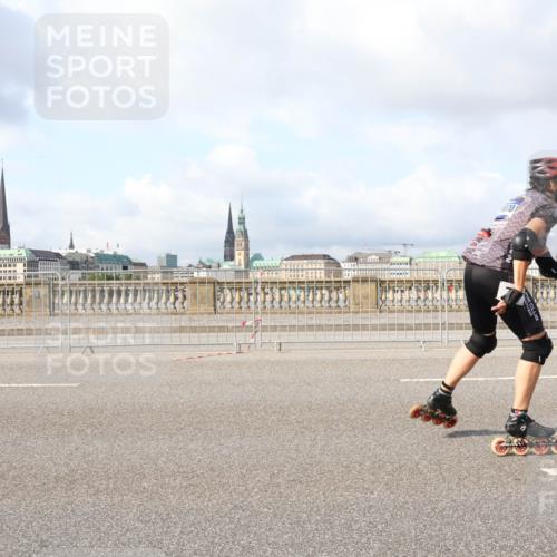 29.06.2025 - hella hamburg halbmarathon Lena Gebhardt http://msf.ph/oto/8415547 29.06.2025 08:56:32 Lombardsbrücke  meine-sportfotos.de
