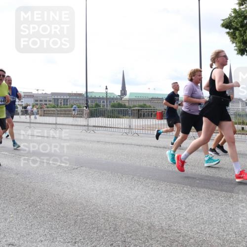 29.06.2025 - hella hamburg halbmarathon Lena Gebhardt http://msf.ph/oto/8415549 29.06.2025 10:17:34 Lombardsbrücke 1477, 7445, 786, 1015, 1083, 1137, 1204, 1274, 1298, 1356, 1458, 1477, 1622, 1749, 1795, 2094, 2259, 2305, 2548, 2860, 2908, 3138, 3210, 3292, 3464, 3466, 3802, 3803, 4194, 4218, 4852, 5002, 5023, 5290, 5390, 5611, 5733, 5929, 5930, 5995, 6126, 6128, 6254, 6336, 6352, 6520, 6522, 6786, 7011, 7258, 7291, 7410, 7413, 7445, 7566, 7647, 7844, 7945, 8144, 8210, 8253, 8309, 8351, 8433, 8558, 8895, 8983, 9152, 9259, 9400, 9798, 9848, 10174 meine-sportfotos.de