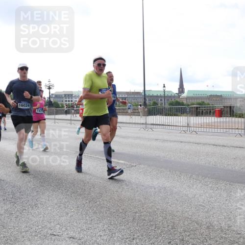 29.06.2025 - hella hamburg halbmarathon Lena Gebhardt http://msf.ph/oto/8415605 29.06.2025 10:17:35 Lombardsbrücke 12668, 18564, 16024, 1477, 7, 1015, 1083, 1204, 1274, 1298, 1356, 1458, 1477, 1622, 1749, 1795, 2094, 2259, 2305, 2548, 2860, 2908, 3138, 3210, 3292, 3464, 3466, 3802, 3803, 4194, 4218, 4852, 5002, 5023, 5290, 5390, 5611, 5733, 5929, 5930, 5995, 6126, 6128, 6254, 6336, 6352, 6520, 6522, 6786, 7011, 7258, 7291, 7410, 7413, 7445, 7566, 7647, 7844, 7945, 8144, 8210, 8253, 8309, 8351, 8433, 8558, 8895, 8983, 9152, 9259, 9400, 9798, 9848, 10174 meine-sportfotos.de