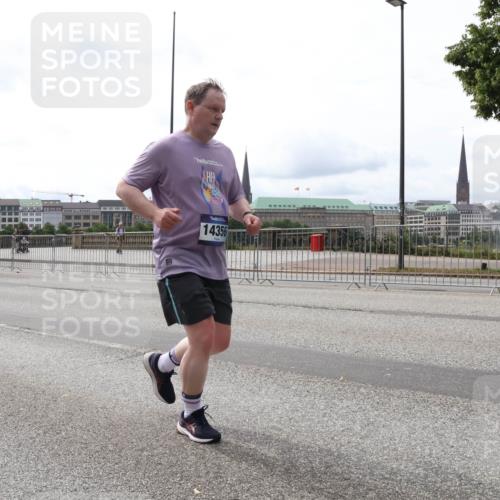 29.06.2025 - hella hamburg halbmarathon Lena Gebhardt http://msf.ph/oto/8415630 29.06.2025 10:26:18 Lombardsbrücke 14356, 1300, 1479, 3617, 4267, 4268, 4315, 4797, 4844, 5497, 6159, 6663, 6905, 7929, 8276, 8306, 8357, 8674, 8942, 10219, 11107, 11139, 11596, 11828, 11859, 12126, 12826, 12827, 12838, 12945, 12946, 13264, 14063, 14179, 14223, 14356, 14726, 14930, 15807, 17369, 17712, 18087, 19144 meine-sportfotos.de