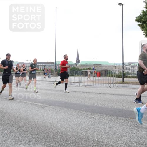 29.06.2025 - hella hamburg halbmarathon Lena Gebhardt http://msf.ph/oto/8415645 29.06.2025 10:51:36 Lombardsbrücke 9583, 6091, 6091, 16642, 157, 1478, 1617, 1997, 2202, 2308, 2380, 2484, 2485, 2593, 2736, 2778, 3240, 3991, 4156, 4652, 4713, 4748, 4808, 4878, 4920, 5291, 5357, 5394, 5530, 5534, 5716, 5717, 6007, 6091, 6604, 6885, 6945, 6947, 6954, 6961, 7012, 7769, 7841, 7871, 7992, 8040, 8125, 8399, 8410, 8672, 9166, 9167, 9220, 9340, 9462, 9582, 9583, 9590, 9594, 9673, 9763, 10496, 10521, 10693, 10830, 11034, 11268, 11575, 11875, 12065 meine-sportfotos.de