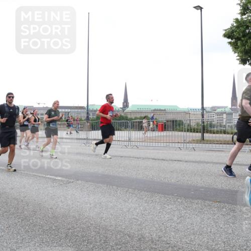 29.06.2025 - hella hamburg halbmarathon Lena Gebhardt http://msf.ph/oto/8415662 29.06.2025 10:51:36 Lombardsbrücke 9583, 6091, 16642, 1371, 1478, 1617, 1997, 2202, 2308, 2380, 2484, 2485, 2593, 2736, 2778, 3240, 3991, 4156, 4652, 4713, 4748, 4808, 4878, 4920, 5291, 5357, 5394, 5530, 5534, 5716, 5717, 6007, 6091, 6604, 6885, 6945, 6947, 6954, 6961, 7012, 7769, 7841, 7871, 7992, 8040, 8125, 8399, 8410, 8672, 9166, 9167, 9220, 9340, 9462, 9582, 9583, 9590, 9594, 9673, 9763, 10496, 10521, 10693, 10830, 11034, 11268, 11575, 11875, 12065 meine-sportfotos.de
