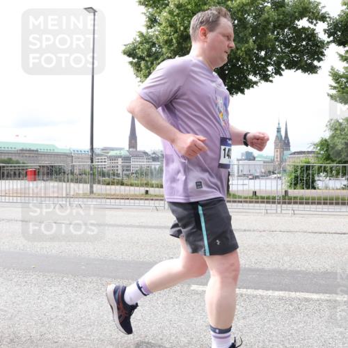 29.06.2025 - hella hamburg halbmarathon Lena Gebhardt http://msf.ph/oto/8415665 29.06.2025 10:26:19 Lombardsbrücke 14, 1300, 3617, 4267, 4268, 4315, 4797, 4844, 5497, 6159, 6663, 6905, 7929, 8276, 8306, 8357, 8674, 8942, 10219, 11107, 11139, 11596, 11828, 11859, 12126, 12826, 12827, 12838, 12945, 12946, 13264, 14063, 14179, 14223, 14356, 14726, 14930, 15807, 17369, 17712, 18087, 19144 meine-sportfotos.de